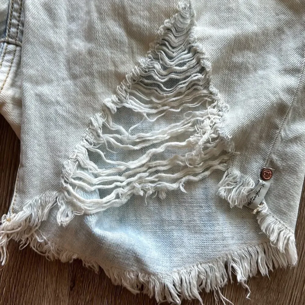 One Teaspoon Stevies Boyfriend Denim Shorts Light Wash Size 26 Distressed Cotton